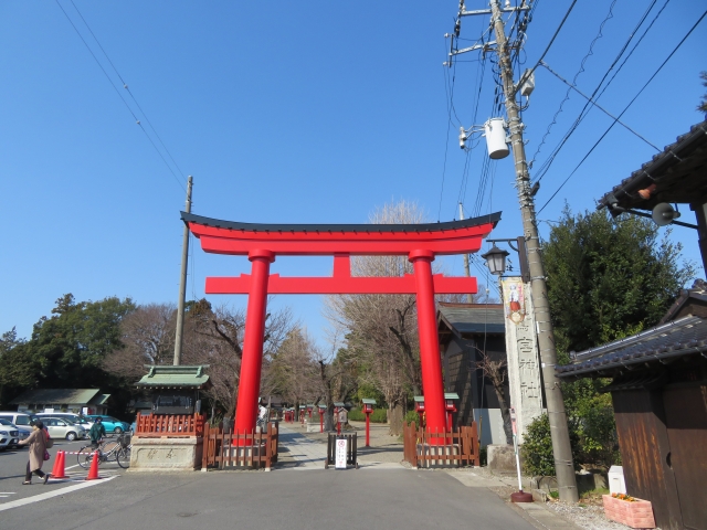鷲宮神社の鳥居 久喜市の人気観光スポット